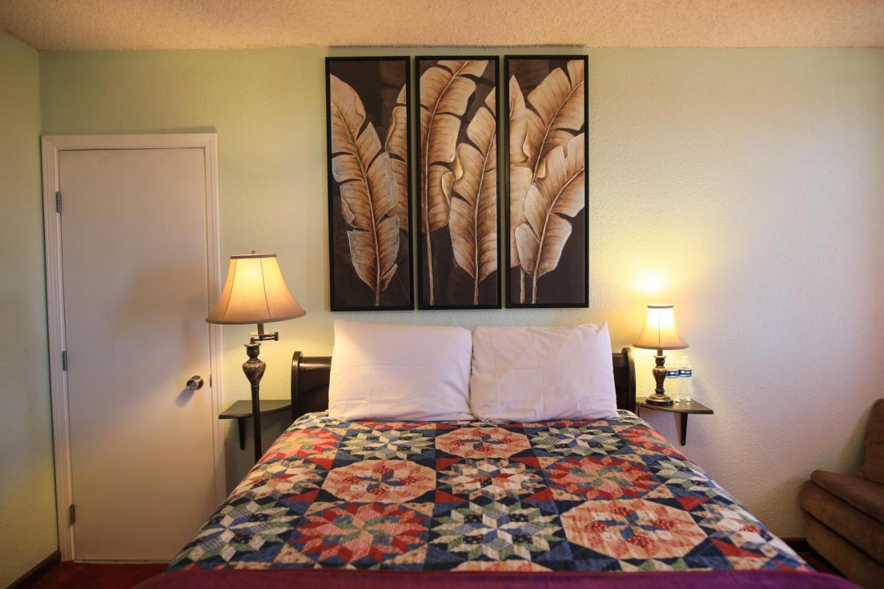 Playa Hermosa Bed&Breakfast Ensenada Bagian luar foto