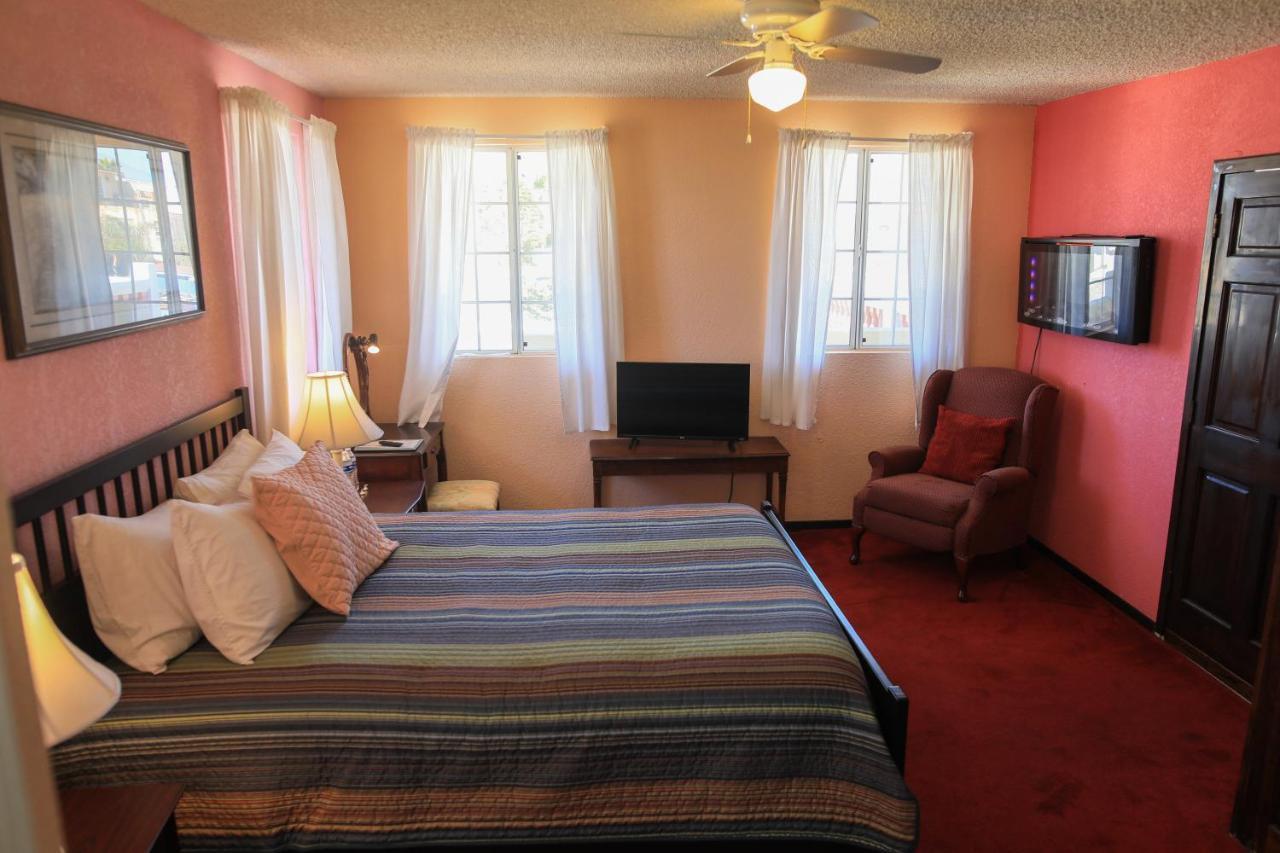 Playa Hermosa Bed&Breakfast Ensenada Bagian luar foto