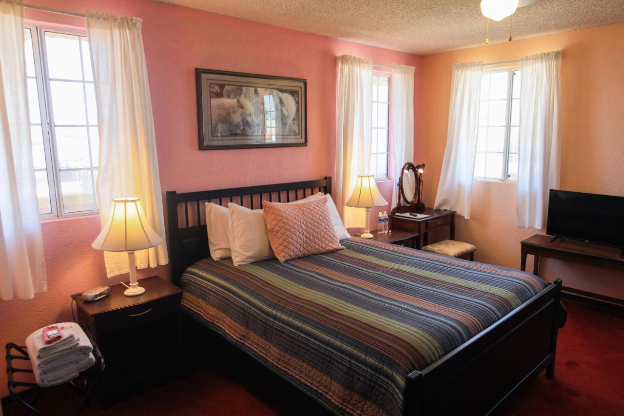 Playa Hermosa Bed&Breakfast Ensenada Bagian luar foto