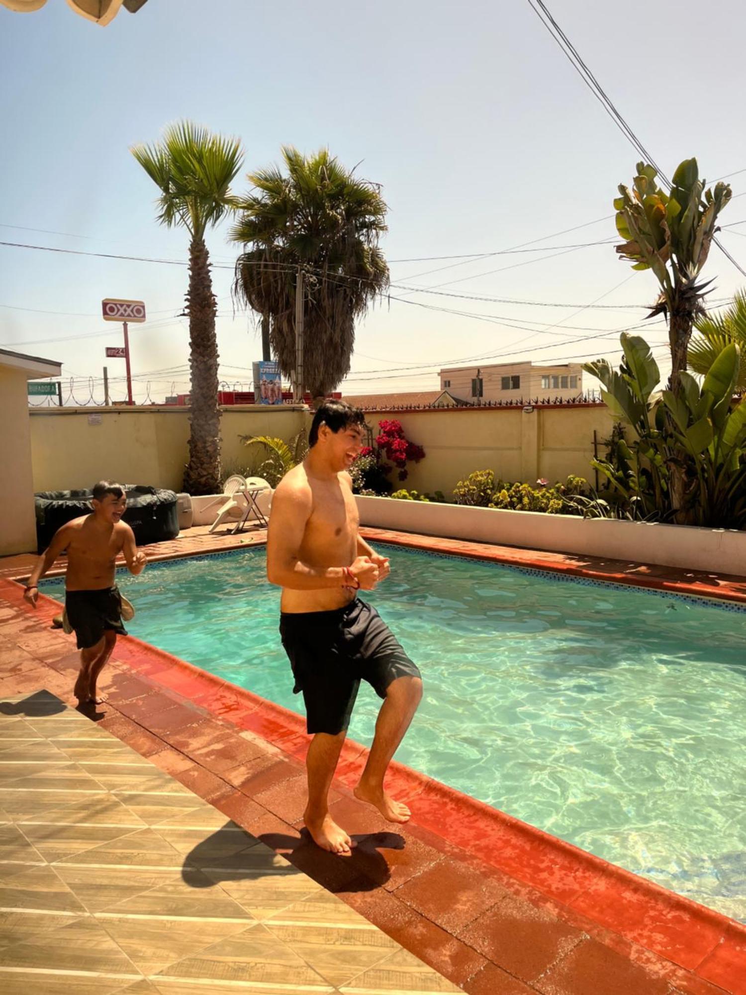 Playa Hermosa Bed&Breakfast Ensenada Bagian luar foto